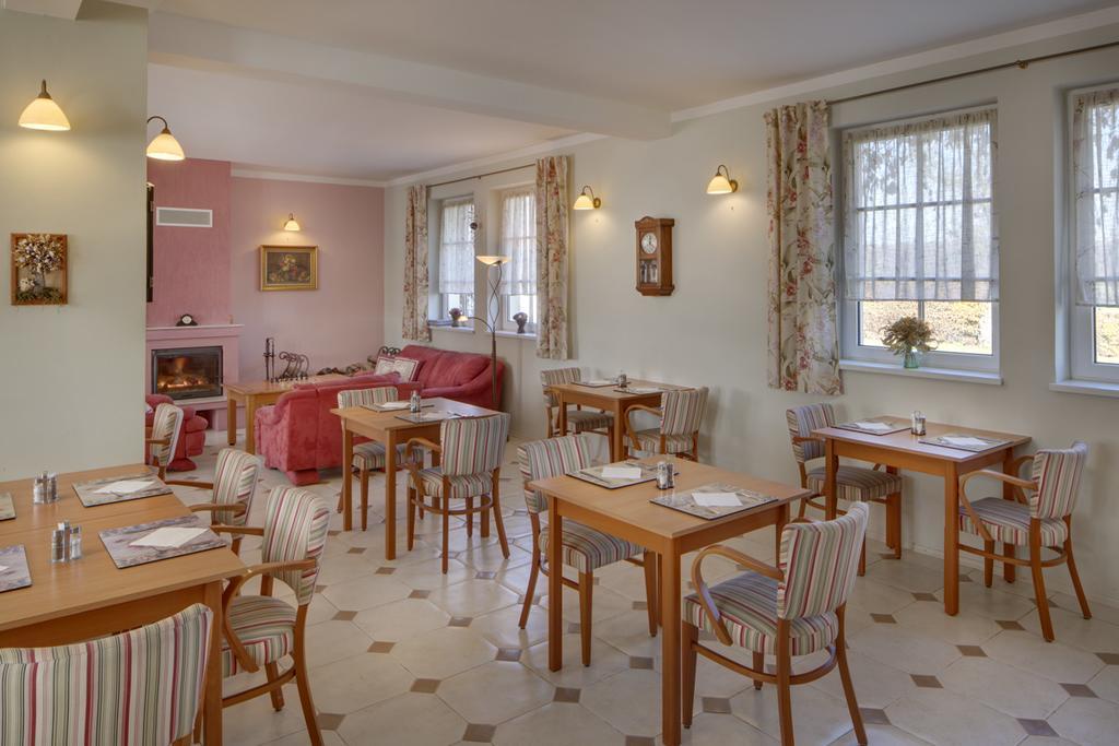 Hotel Kolonie Křivoklát Extérieur photo